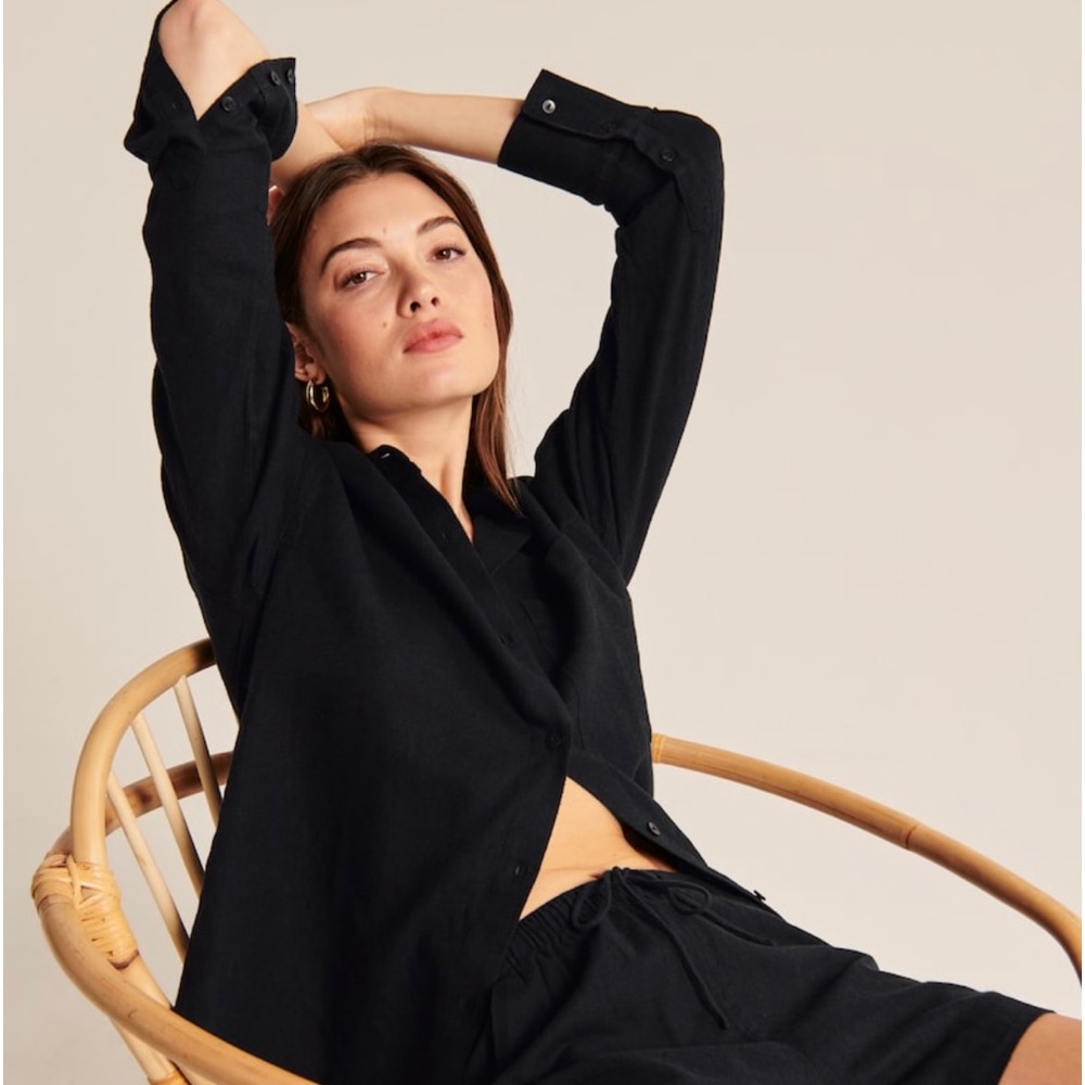 ABERCROMBIE & FITCH // OVERSIZED LINEN BLEND SHIRT // BLACK // XS
